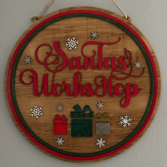 ❄️ Rustic Christmas Door Sign – Santa’s Workshop Holiday Décor - Picture 1 of 1